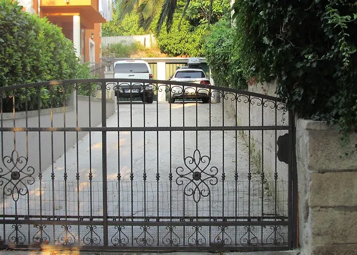 Bacvice With Free Parking * Split