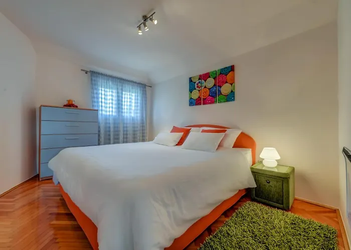 Apartment Apartment Bacvice Holiday With Free Parking *