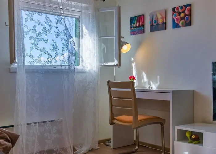 Apartment Bacvice Holiday With Free Parking Apartment *