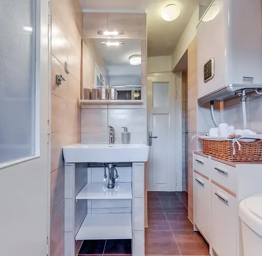 Apartment Bacvice Holiday With Free Parking Apartment Split