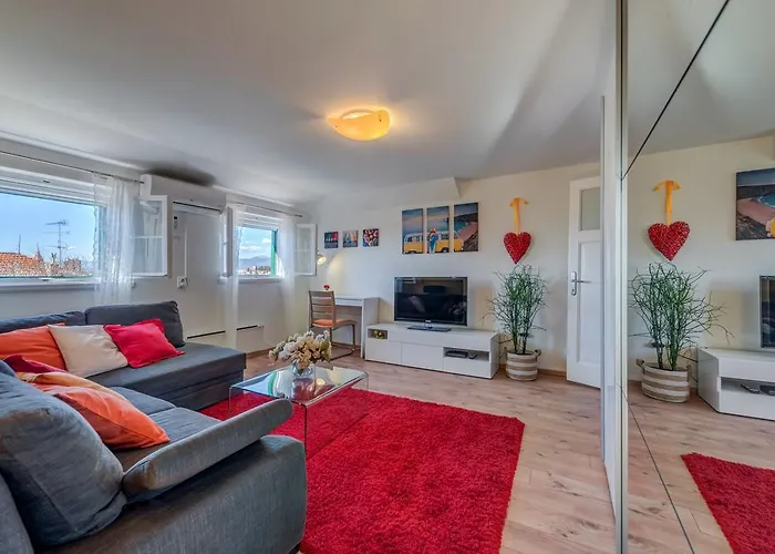 Apartment Bacvice Holiday With Free Parking